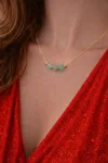 Green Classy Pendant Women's Necklace